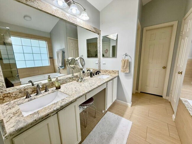 Building Photo - 65 S Hidden View Cir