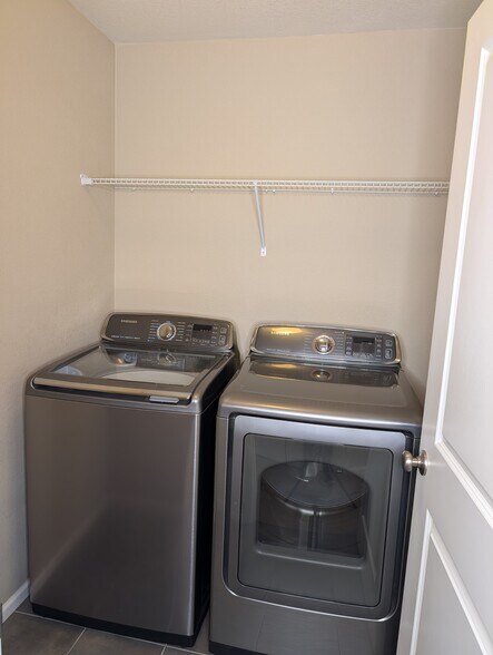 Building Photo - 6959 Joyce Ln