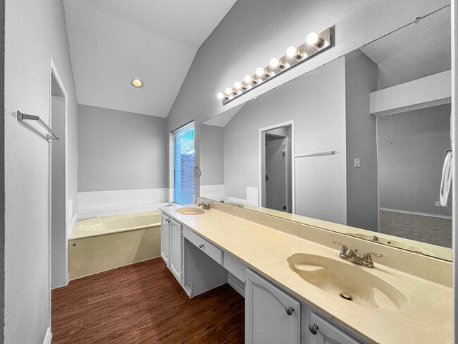 Building Photo - 6107 Ridge Top Ln