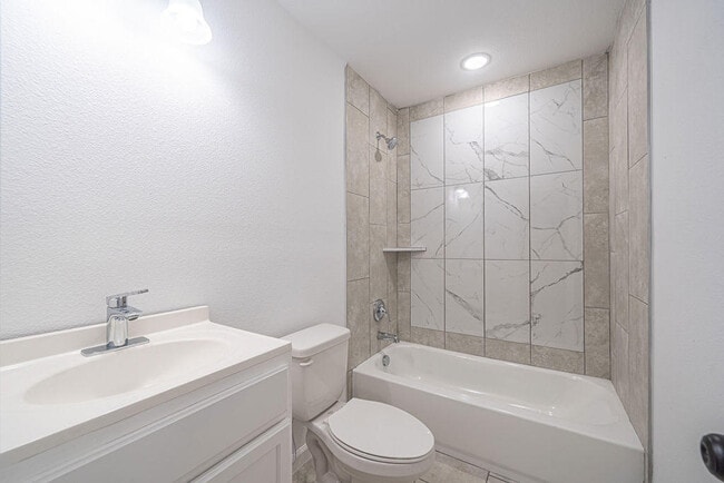 Building Photo - 474 Ridge Haven St