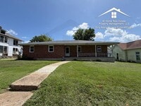 Building Photo - 824 Bluff St