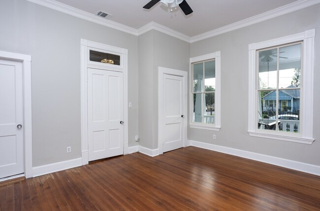 Building Photo - 1247 Oxford St