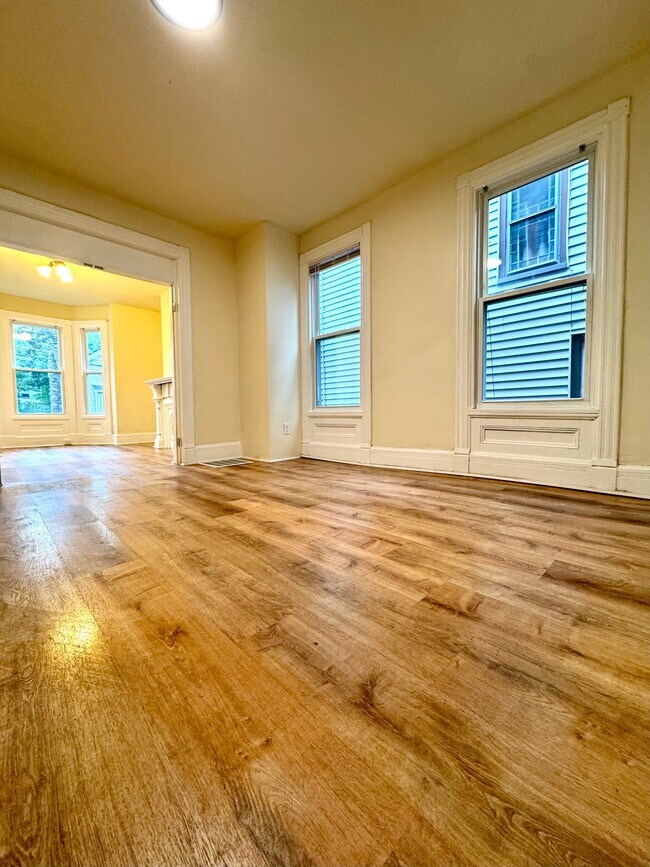 Building Photo - 77 Marshall St