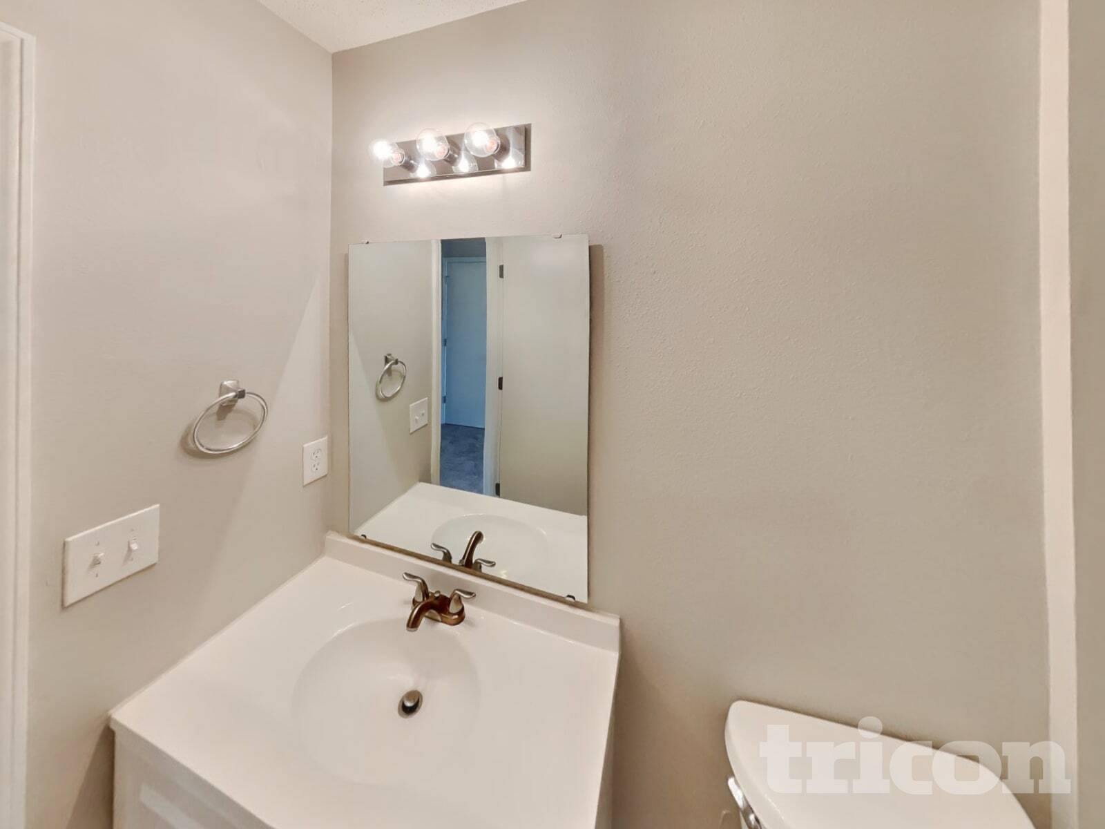 Building Photo - 1650 Coryton Way