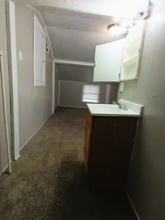 Building Photo - Tinker Close! FIRST FULL MONTH $500.00 OFF!