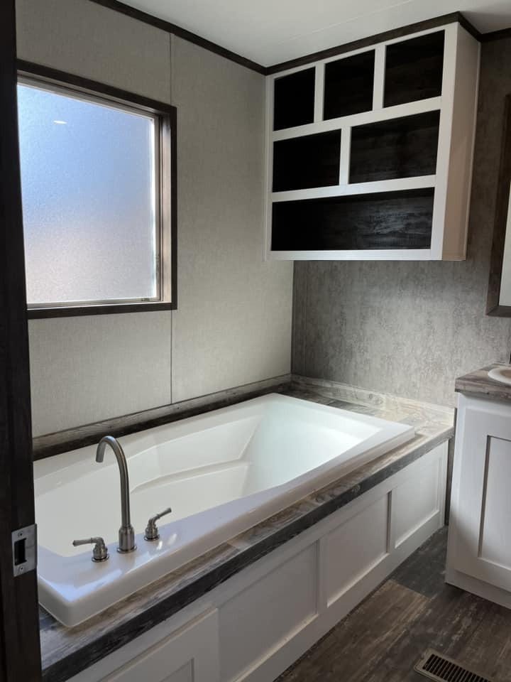 Building Photo - 107 Toledo St