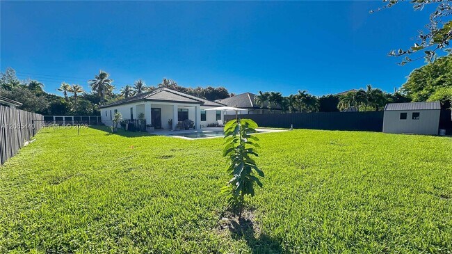 Building Photo - 17320 SW 92nd Ct