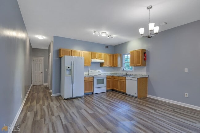 Building Photo - 528 Emily Pl NW