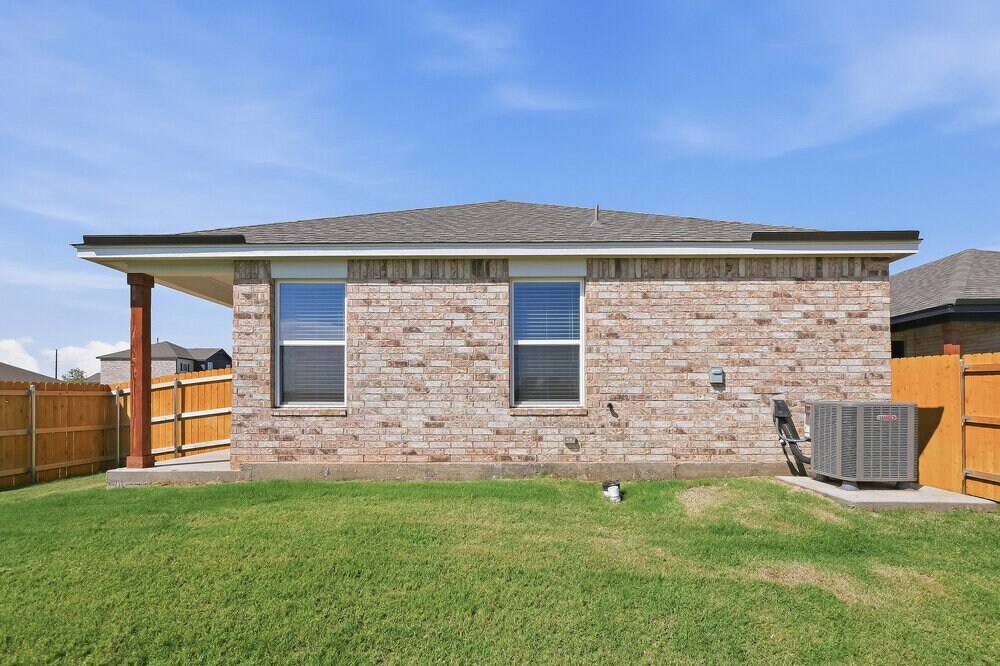 Building Photo - 12700 Carrara Ln