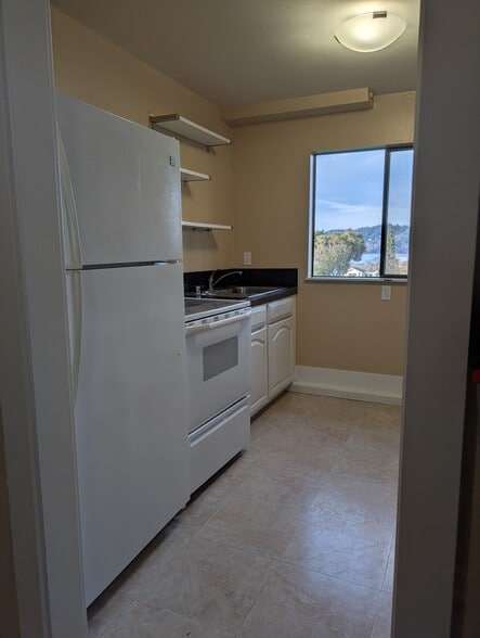 Building Photo - 12052 NE Jefferson Point Rd