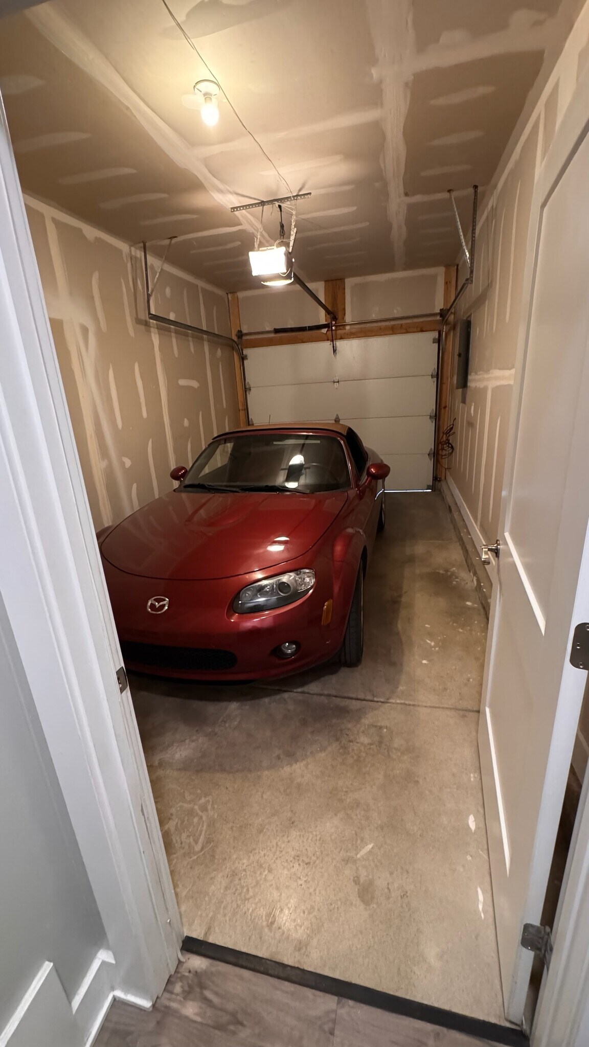 Building Photo - 2334 N Delaware St