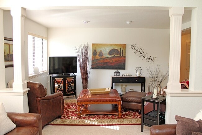 Building Photo - 5064 Foothills Dr