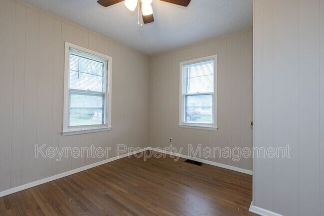 Building Photo - 526 S 39th W Ave