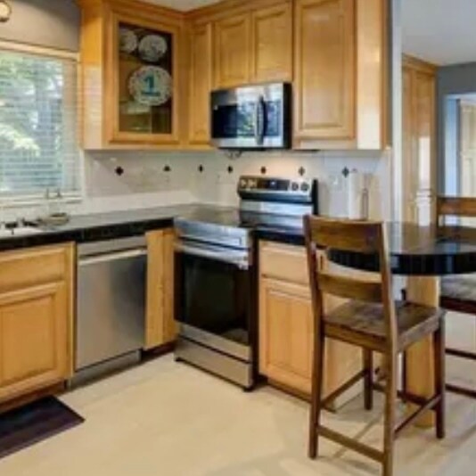 Building Photo - 1962 Beverly Ave