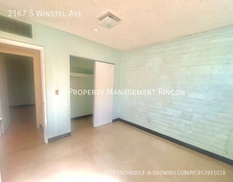 Building Photo - 2167 S Winstel Ave