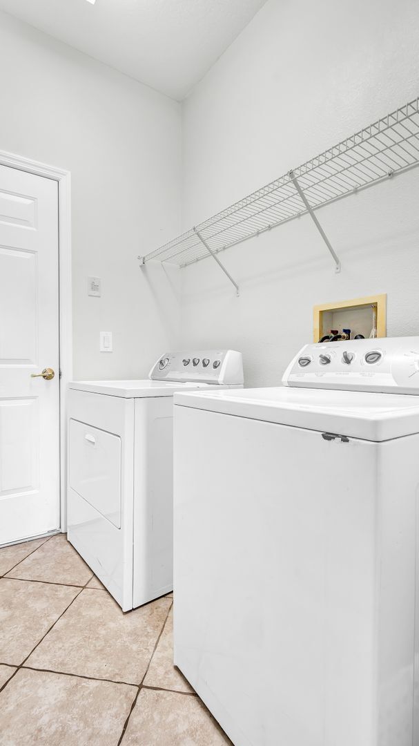 Building Photo - Gorgeous 3br/2.5ba/2 car garage Home in Ve...