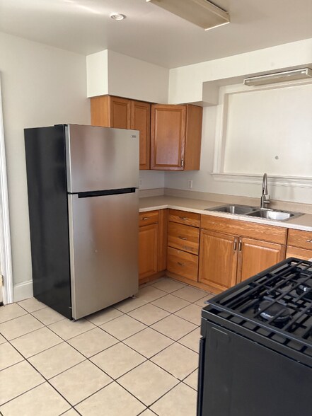 Building Photo - 2228 Riverland Dr