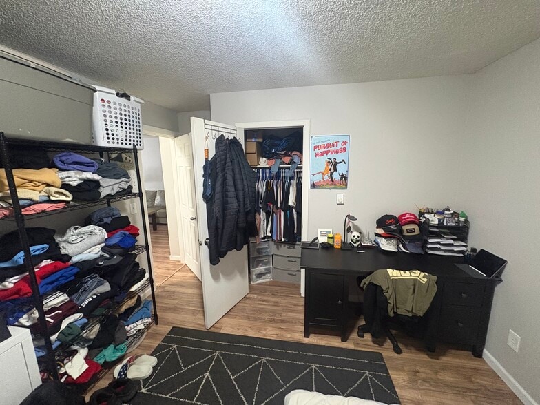 Building Photo - 311 Railroad St