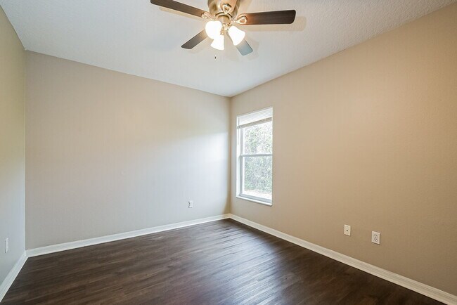 Building Photo - 640 Tranquility St