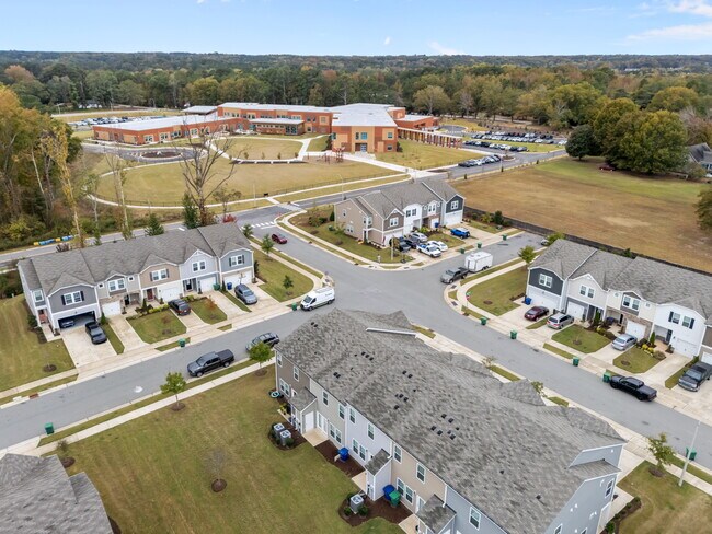 Building Photo - 929 Clearhaven Ln