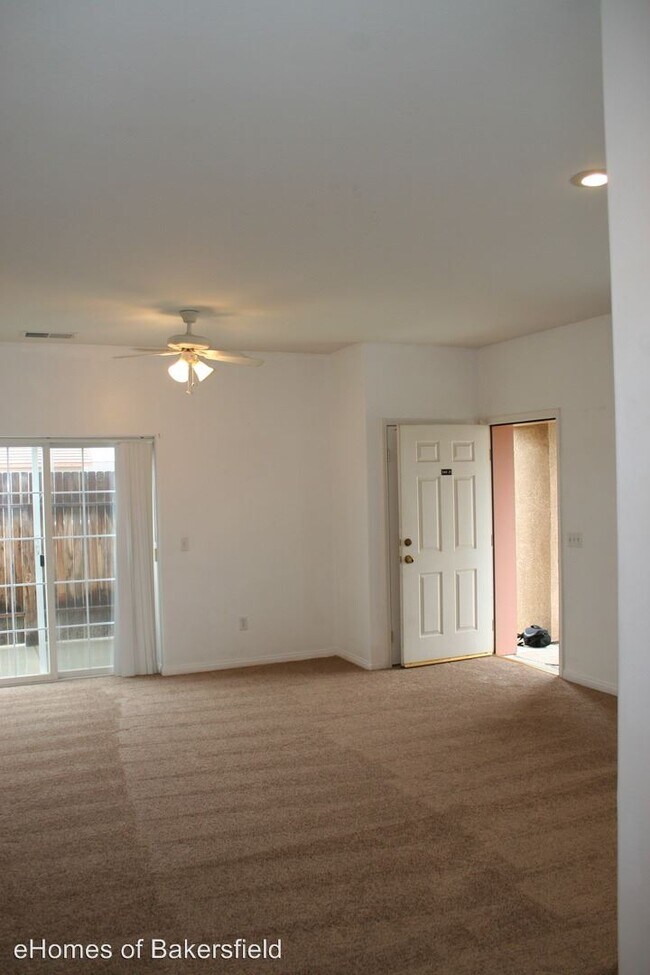 Building Photo - 549 Yellow Meadow Ct