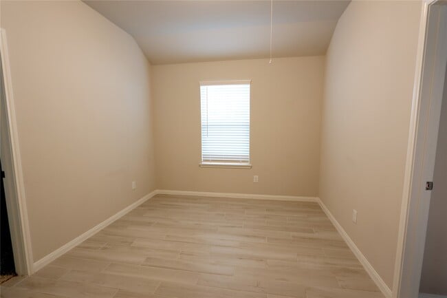 Building Photo - 906 Pismo Ln