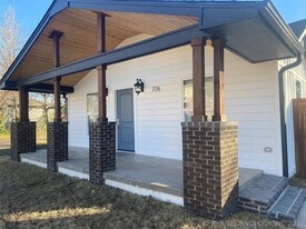 Building Photo - 776 E Seminole Pl