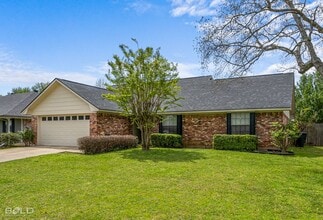 Building Photo - 501 Southwood Dr