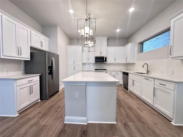 Building Photo - 2213 Palomino St