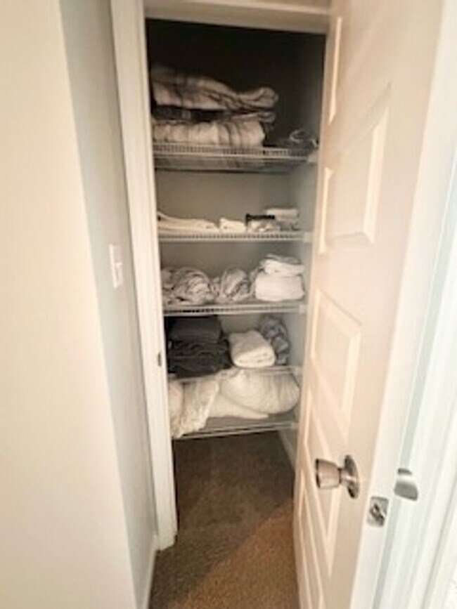 Building Photo - 156 Buckhorn Ave