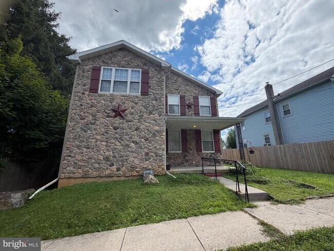 Building Photo - 337 E Kleinhans St