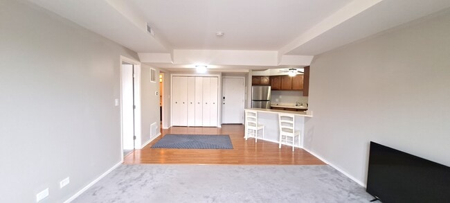 Building Photo - 6337 Roosevelt Rd