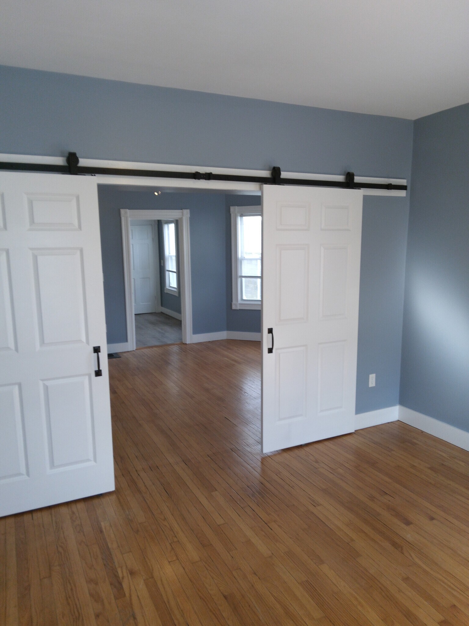 Building Photo - 13 2nd St