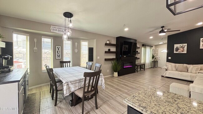 Building Photo - 11613 Flor Galatea Wy
