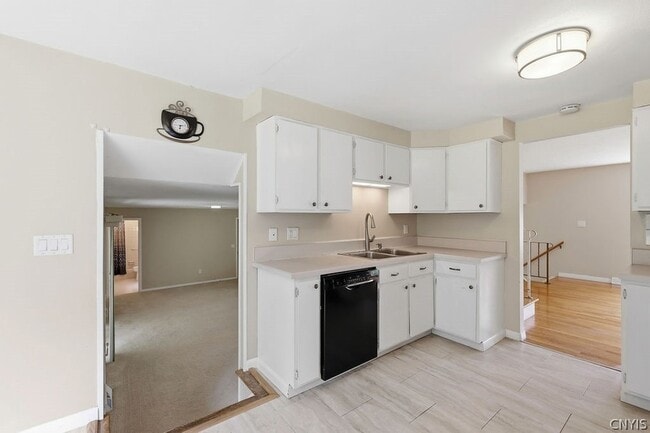 Building Photo - 115 Saybrook Ln