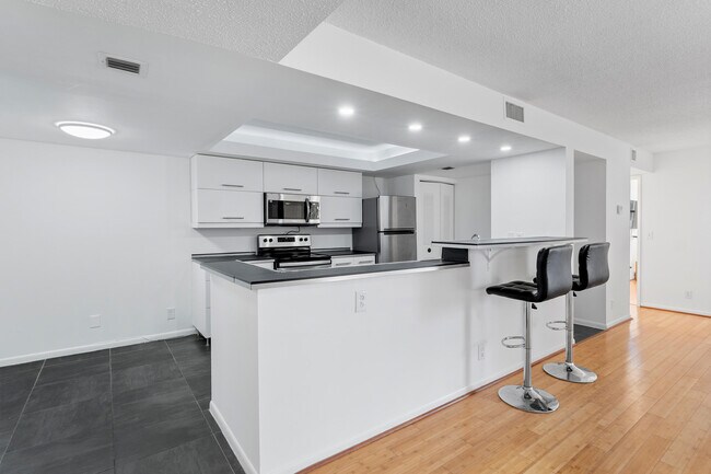 Building Photo - 750 Egret Cir