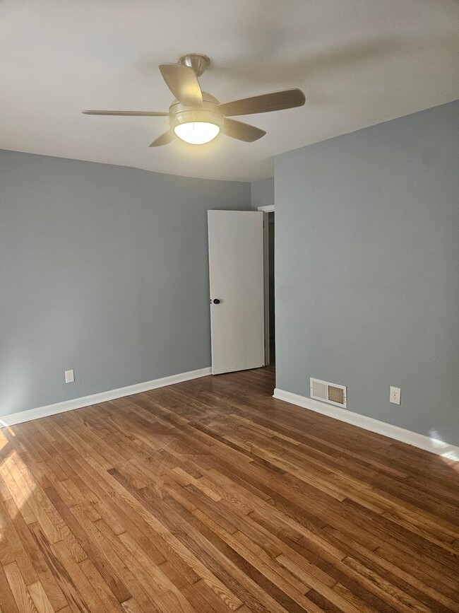 Building Photo - Newly Renovated 3 bedroom 1 bath home