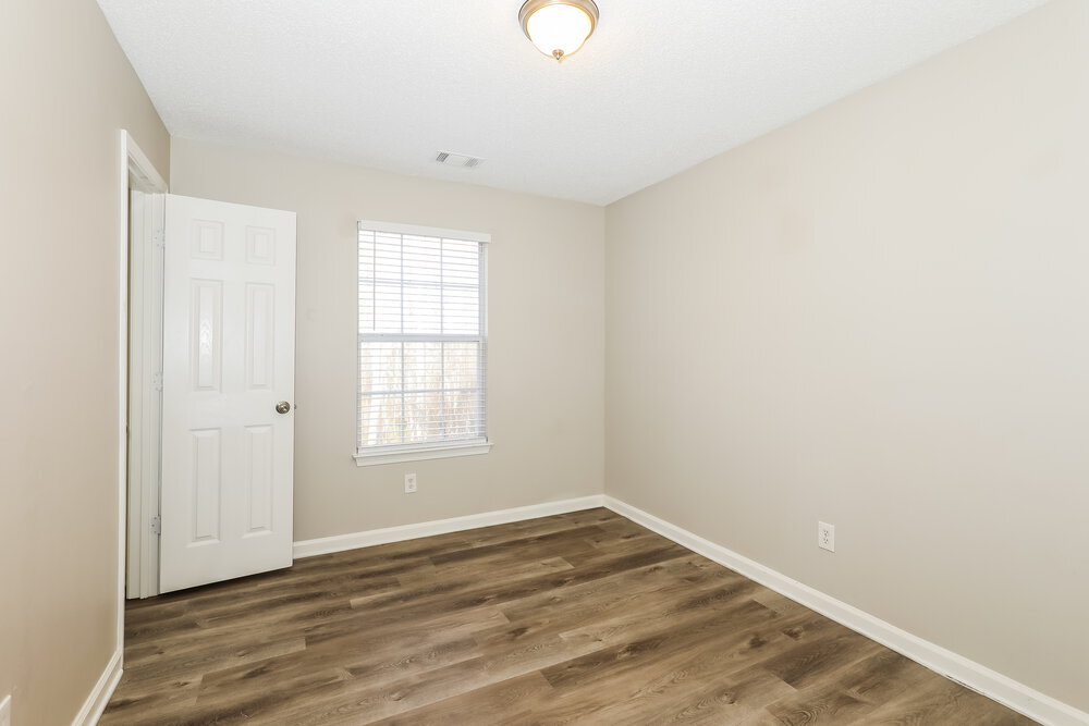 Building Photo - 330 Brookside Dr