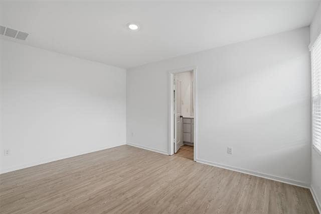 Building Photo - 905 Blue Heron Dr