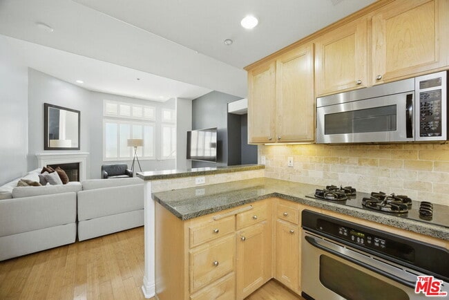 Building Photo - 2125 S Bentley Ave