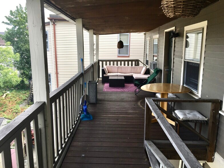 Building Photo - 157 Perkins St