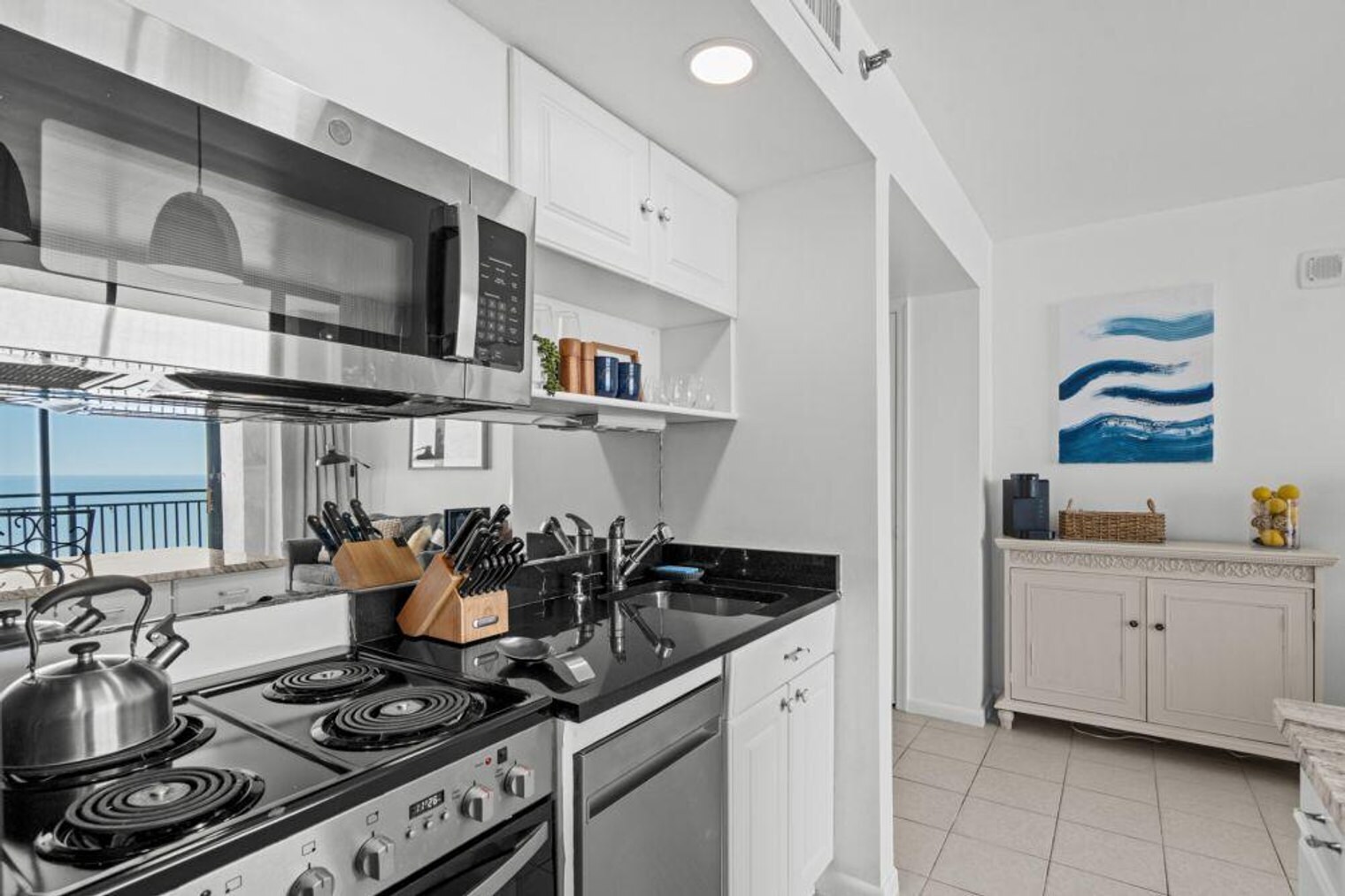 Building Photo - 5523 N Ocean Blvd