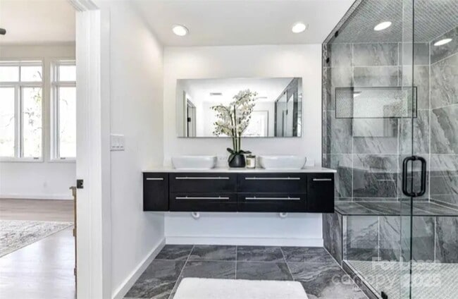 Building Photo - 216 Hermance Ln