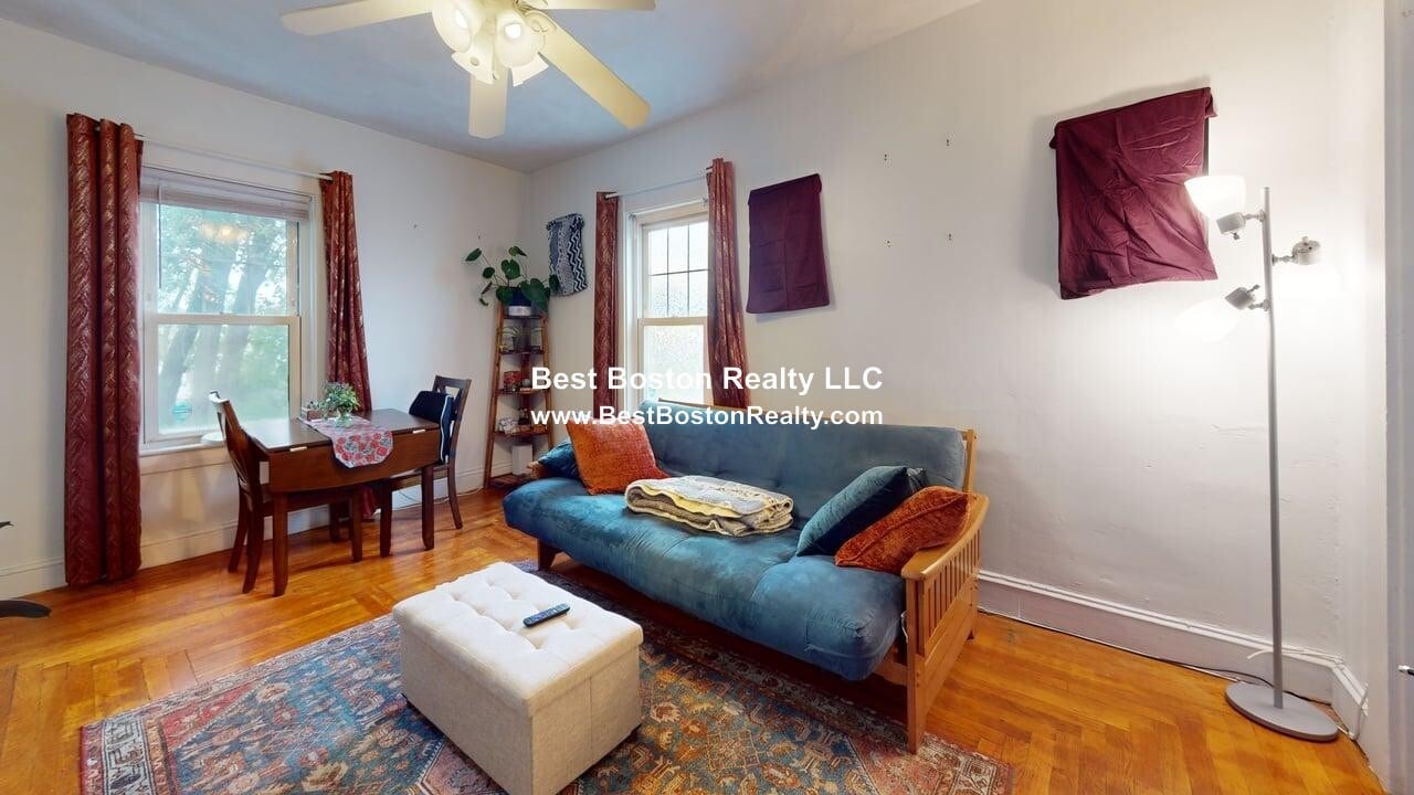 Building Photo - 101 Mills St