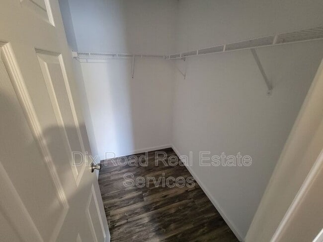 Building Photo - 268 Timber Hill Dr