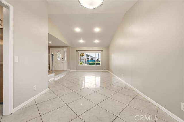 Building Photo - 20112 Divino Dr