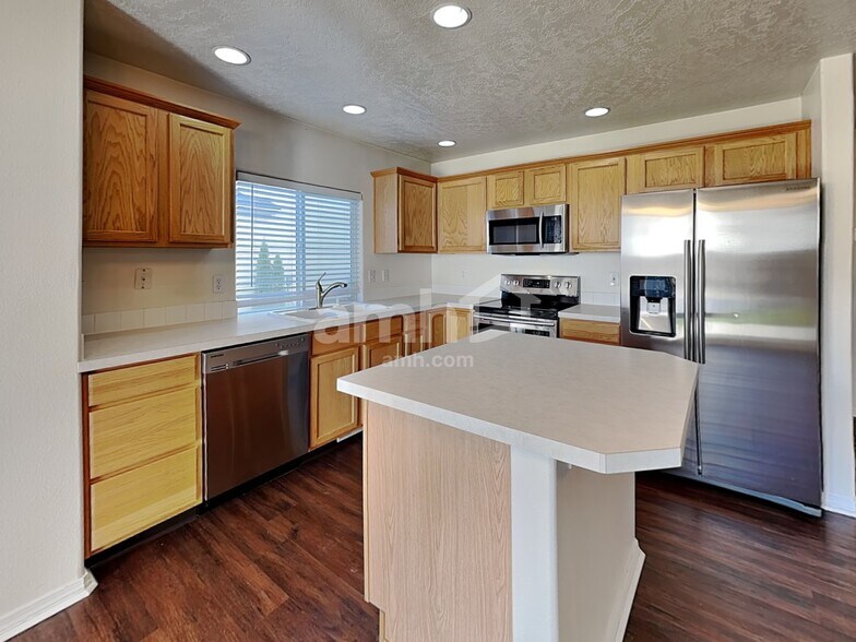 Building Photo - 3342 W Wave Dr