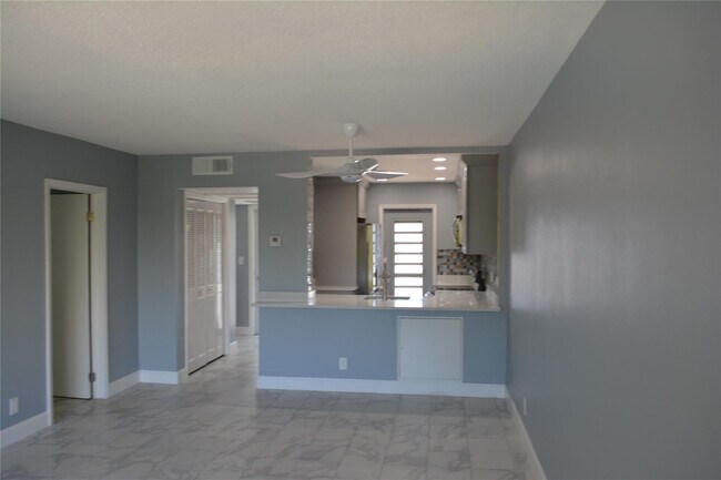 Building Photo - 1481 S Ocean Blvd