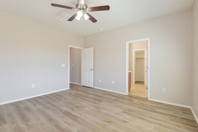 Building Photo - Inviting 4-Bedroom Home with Community Amenities