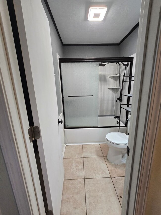 Building Photo - 3 bedroom 1.5 bathroom--Shady Grove Neighb...